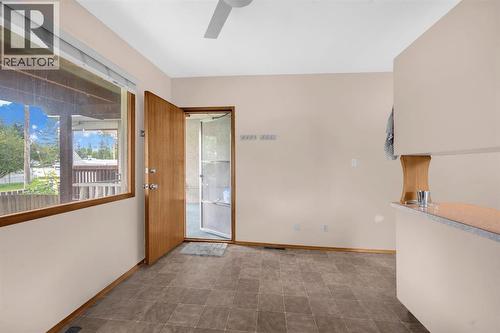 4013 Vance Place Nw, Calgary, AB - Indoor Photo Showing Other Room