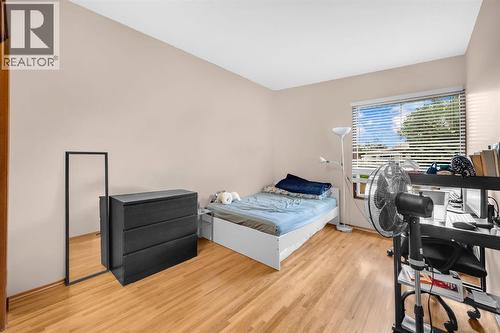 4013 Vance Place Nw, Calgary, AB - Indoor Photo Showing Bedroom