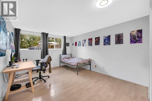 4013 Vance Place Nw, Calgary, AB - Indoor Photo Showing Other Room