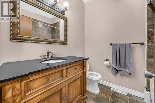 4013 Vance Place Nw, Calgary, AB - Indoor Photo Showing Bathroom
