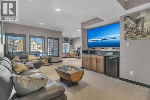 33 Sisson Avenue, Red Deer, AB - Indoor Photo Showing Living Room
