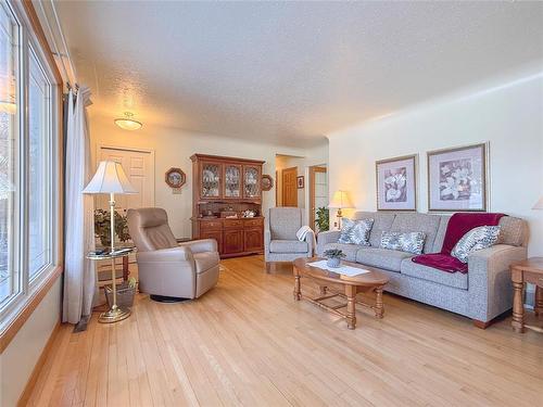 94 Clement Drive, Brandon, MB - Indoor Photo Showing Living Room