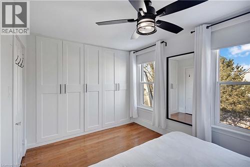 37 Chatham Street, Hamilton, ON - Indoor Photo Showing Bedroom