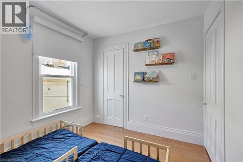 37 Chatham Street, Hamilton, ON - Indoor Photo Showing Bedroom