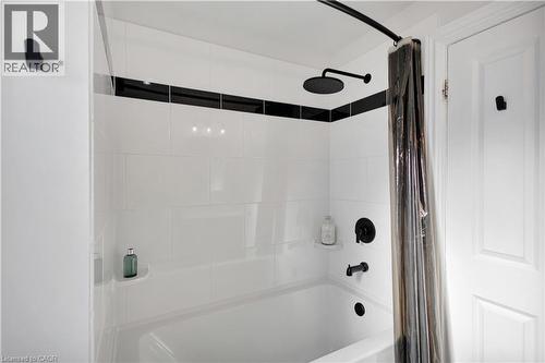 37 Chatham Street, Hamilton, ON - Indoor Photo Showing Bathroom