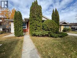 467 Berkley Crescent NW  Calgary, AB T3K 1A9