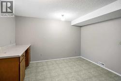 Flex space previously used for a hair studio - 