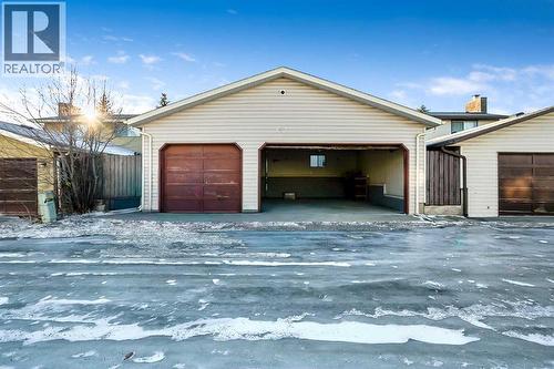 RARE Triple car garage with heat! - 467 Berkley Crescent Nw, Calgary, AB - Outdoor