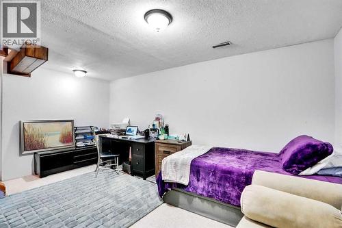 48 Templeridge Crescent Ne, Calgary, AB - Indoor Photo Showing Other Room