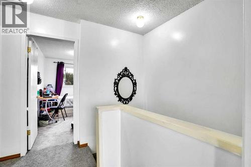 48 Templeridge Crescent Ne, Calgary, AB - Indoor Photo Showing Other Room