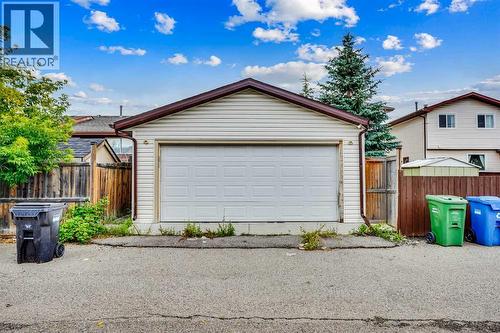 48 Templeridge Crescent Ne, Calgary, AB - Outdoor