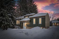 4801 Av. Magnan  Québec (Charlesbourg), QC G1H 7E5