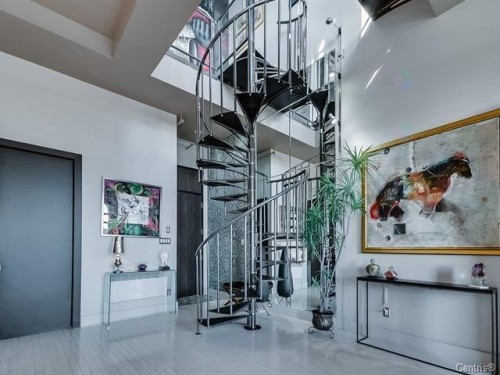 Staircase - 305-969 Rue St-Timothée, Montréal (Ville-Marie), QC - Indoor Photo Showing Other Room