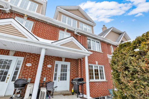 3729 Rue Céline-Marier  Montréal (Saint-Laurent), QC H4R 3N3