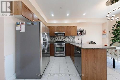 775 Millworks Crescent, Mississauga, ON - Indoor Photo Showing Kitchen