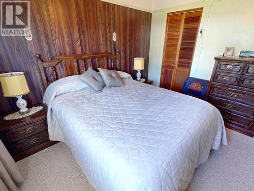 5751 Maple Ave, Powell River, BC - Indoor Photo Showing Bedroom