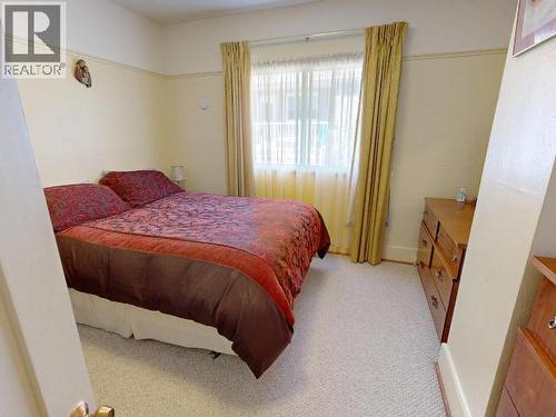 5751 Maple Ave, Powell River, BC - Indoor Photo Showing Bedroom