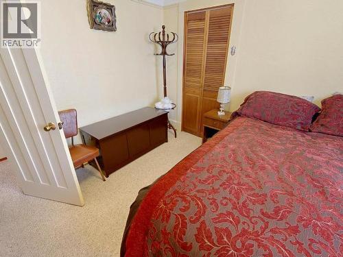 5751 Maple Ave, Powell River, BC - Indoor Photo Showing Bedroom