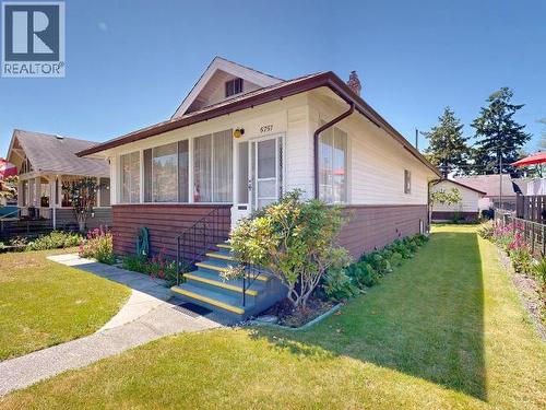5751 Maple Ave, Powell River, BC - Outdoor