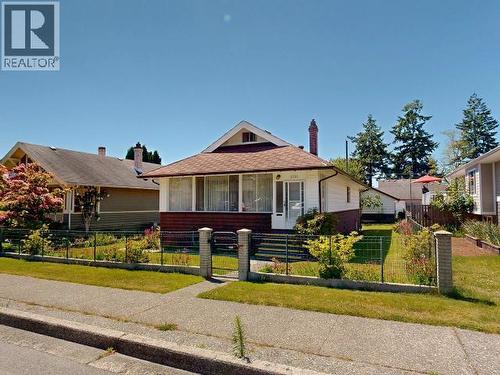 5751 Maple Ave, Powell River, BC - Outdoor