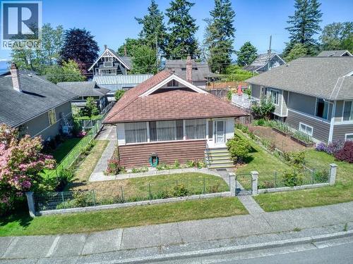 5751 Maple Ave, Powell River, BC - Outdoor