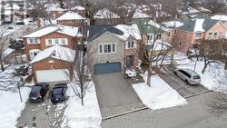1329 SWEETBIRCH CRESCENT  Mississauga, ON L5C 3R4