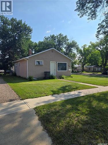 701 3Rd Street, Estevan, SK - Outdoor