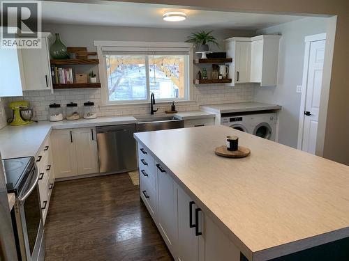 2118 16 Avenue S, Lethbridge, AB - Indoor Photo Showing Kitchen