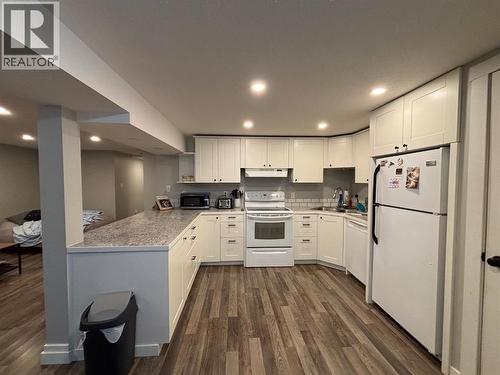 2118 16 Avenue S, Lethbridge, AB - Indoor Photo Showing Kitchen