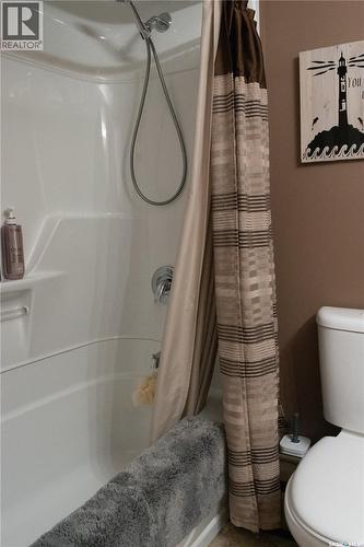 2907 15Th Avenue E, Prince Albert, SK - Indoor Photo Showing Bathroom
