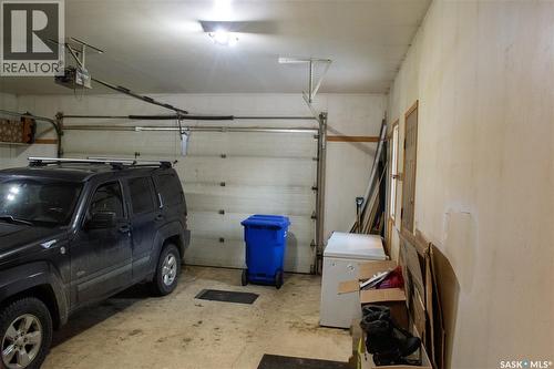 2907 15Th Avenue E, Prince Albert, SK - Indoor Photo Showing Garage