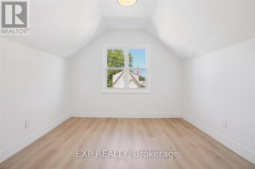 41 Cameron Avenue S, Hamilton, ON - Indoor Photo Showing Other Room