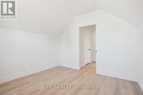 41 Cameron Avenue S, Hamilton, ON - Indoor Photo Showing Other Room