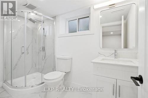 41 Cameron Avenue S, Hamilton, ON - Indoor Photo Showing Bathroom