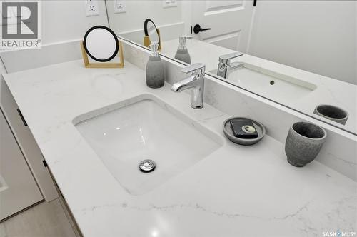 1203 101 Secord Way, Saskatoon, SK - Indoor Photo Showing Bathroom