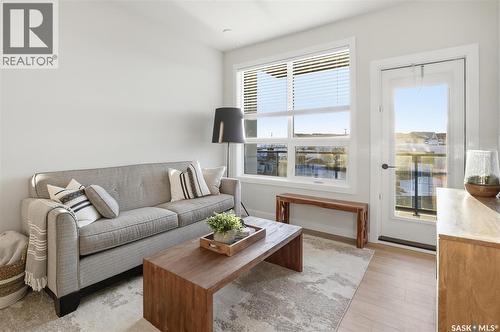 1203 101 Secord Way, Saskatoon, SK - Indoor Photo Showing Living Room