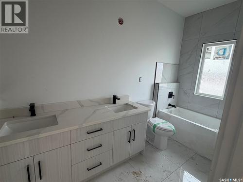 983 Nightingale Bend, Saskatoon, SK - Indoor Photo Showing Bathroom