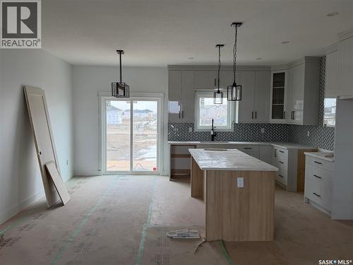 983 Nightingale Bend, Saskatoon, SK - Indoor Photo Showing Kitchen With Upgraded Kitchen