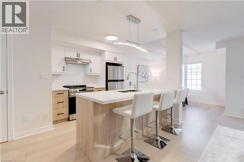 628 Garibaldi Common, Burlington, ON - Indoor Photo Showing Kitchen With Upgraded Kitchen