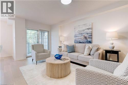 628 Garibaldi Common, Burlington, ON - Indoor Photo Showing Living Room