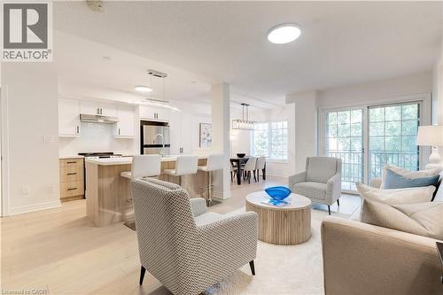 628 Garibaldi Common, Burlington, ON - Indoor Photo Showing Living Room