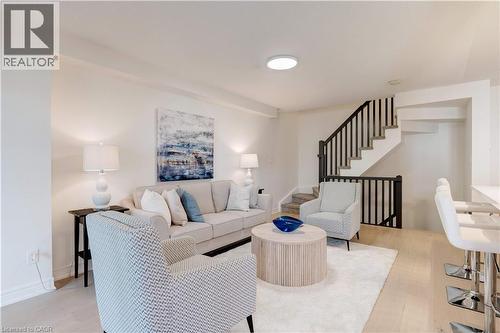 628 Garibaldi Common, Burlington, ON - Indoor Photo Showing Living Room