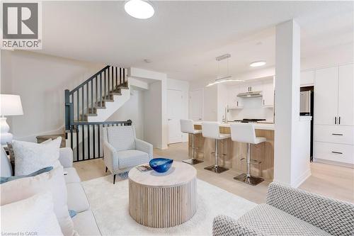 628 Garibaldi Common, Burlington, ON - Indoor Photo Showing Living Room
