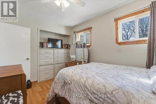 33 Willow Point Road, Brighton, ON - Indoor Photo Showing Bedroom