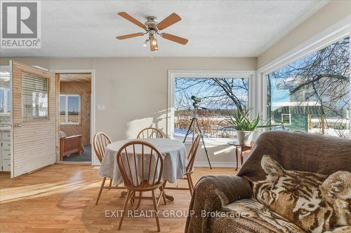 33 Willow Point Road, Brighton, ON - Indoor Photo Showing Dining Room