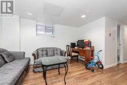 Apt 4 - 