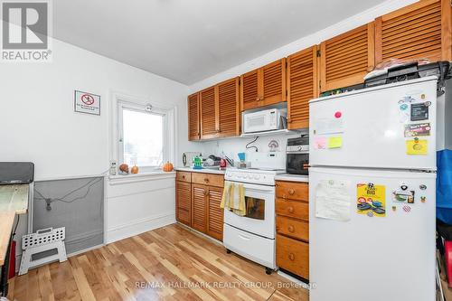 Apt 3 - 121 Osgoode Street, Ottawa, ON - Indoor Photo Showing Kitchen