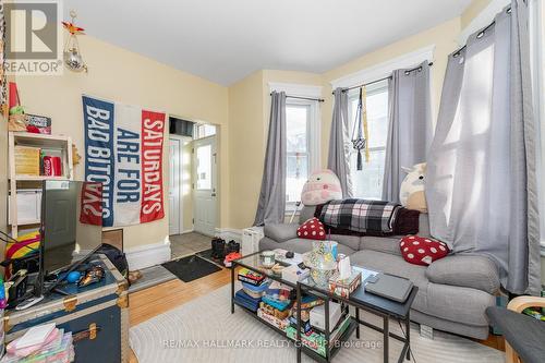 Apt 1 - 121 Osgoode Street, Ottawa, ON - Indoor Photo Showing Living Room