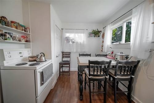 31 14Th Avenue, Cranbrook, BC - Indoor Photo Showing Dining Room