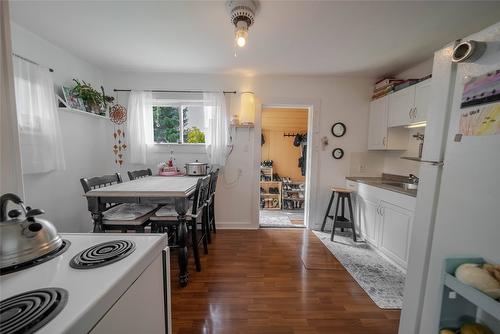 31 14Th Avenue, Cranbrook, BC - Indoor Photo Showing Kitchen